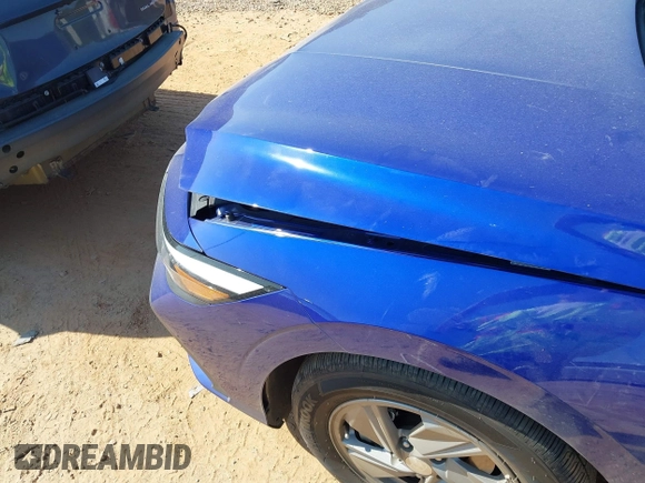 2024 Hyundai Elantra SE with VIN KMHLL4DG9RU829766, listed as a IAAI auction lot 42080095 with 8,711 mi miles and . Bid and sale history available at DreamBid. Image 6.