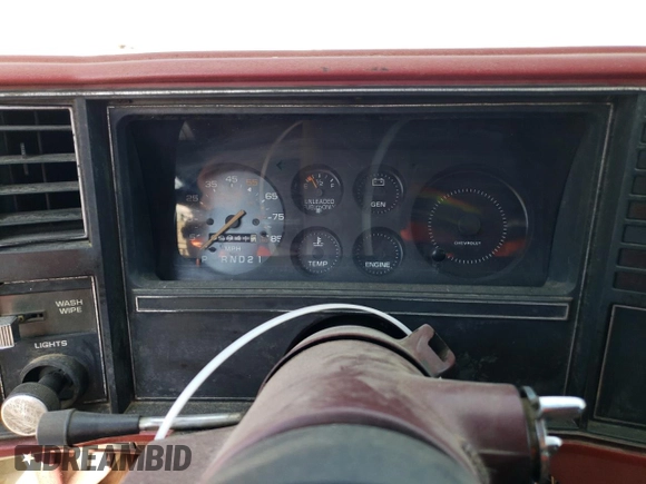 1981 Chevrolet Monte Carlo z VIN 1G1AZ37J9BK431804, wystawiony jako Copart lot #76023804 z przebiegiem 68 941 mil mil oraz Tytuł czysty. Historia ofert i sprzedaży dostępna na DreamBid. Obrazek 9.