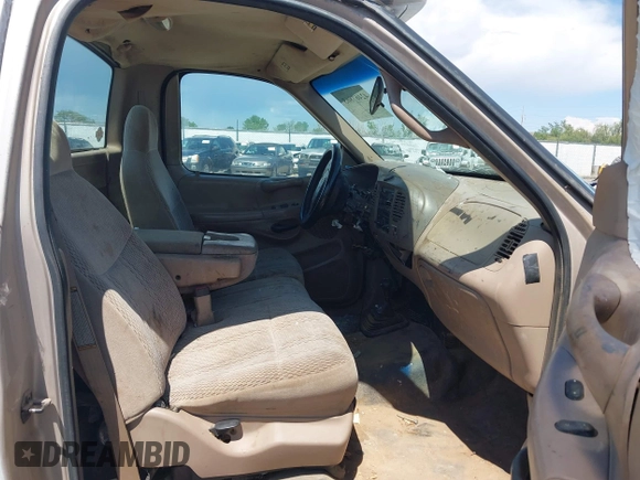 1998 Ford F-150 с VIN 1FTZF18W1WKB05728, выставлен на аукционе IAAI как лот 42467863 с пробегом 172 044 миль миль и . История ставок и продаж доступна на DreamBid. Изображение 5.
