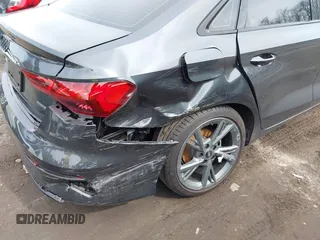 2024 Audi A3 Premium Plus z VIN WAUHUDGY6RA138401, wystawiony jako IAAI lot #41806406 z przebiegiem 4 315 mil mil oraz . Historia ofert i sprzedaży dostępna na DreamBid. Obrazek 6.