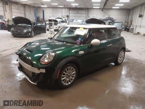 2015 MINI Hardtop S z VIN WMWXP7C57F2A39384, wystawiony jako IAAI lot #41733215 z przebiegiem 60 750 mil mil oraz . Historia ofert i sprzedaży dostępna na DreamBid. Obrazek 18.