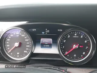 2017 Mercedes-Benz E-Class E 300 Luxury with VIN WDDZF4KB9HA072483, listed as a IAAI auction lot 41805058 with 131,890 mi miles. Bid and sale history available at carsss.com. Image 7.