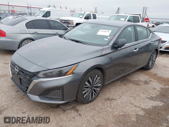 2025 Nissan Altima SV z VIN 1N4BL4DV8SN382058, wystawiony jako IAAI lot #42188230 z przebiegiem 4 577 mil mil oraz . Historia ofert i sprzedaży dostępna na DreamBid. Obrazek 18.