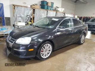 2008 Volkswagen Jetta SE with VIN 3VWRM71K48M018060, listed as a Copart auction lot 48627805 with 82,924 mi miles and Salvage title. Bid and sale history available at DreamBid. Image 1.