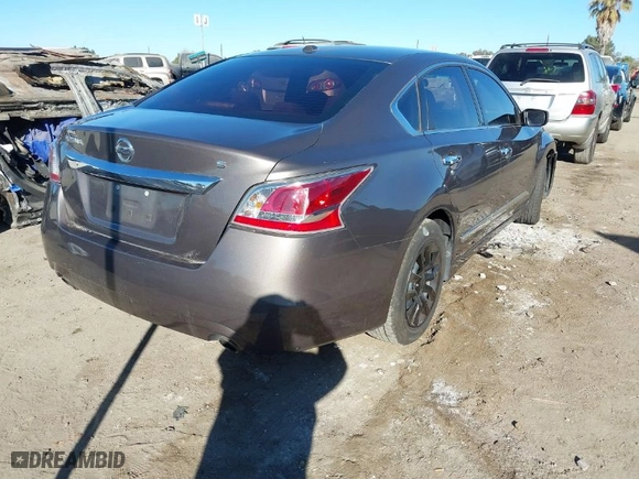 2015 Nissan Altima 2.5 S with VIN 1N4AL3APXFC442757, listed as a IAAI auction lot 41133480 with 154,731 mi miles. Bid and sale history available at carsss.com. Image 4.