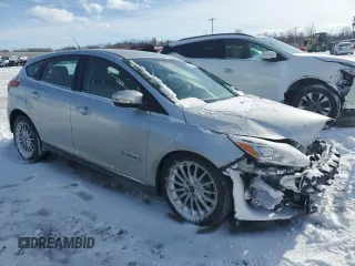 2016 Ford Focus Electric z VIN 1FADP3R42GL380784, wystawiony jako Copart lot #42308195 z przebiegiem 8167 mil mil oraz Szkody całkowita. Historia ofert i sprzedaży dostępna na DreamBid. Obrazek 4.