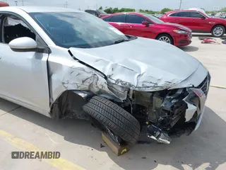 2021 Nissan Sentra SV z VIN 3N1AB8CV4MY305942, wystawiony jako IAAI lot #42090322 z przebiegiem 41 516 mil mil oraz . Historia ofert i sprzedaży dostępna na DreamBid. Obrazek 6.