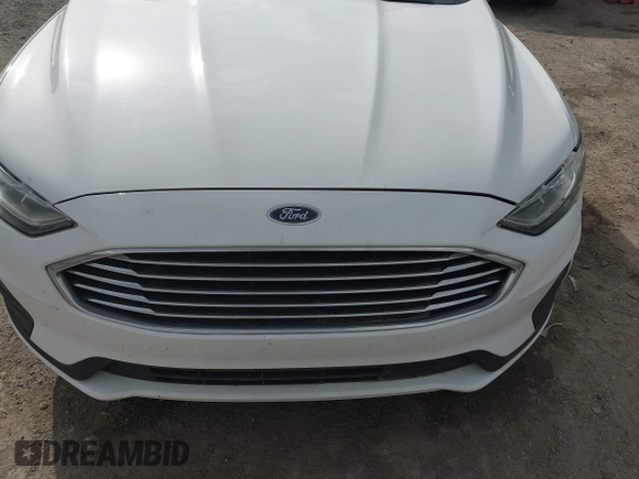 2020 Ford Fusion Hybrid SE with VIN 3FA6P0LU7LR201375, listed as a IAAI auction lot 41815488 with 70,670 mi miles. Bid and sale history available at carsss.com. Image 13.
