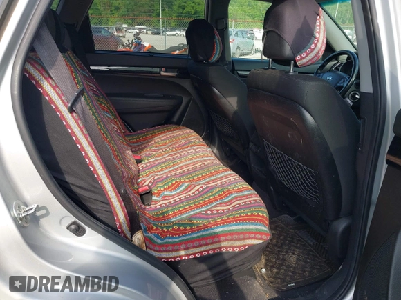 2014 Kia Sorento LX z VIN 5XYKT3A66EG550034, wystawiony jako IAAI lot #42166131 z przebiegiem 226 066 mil mil oraz . Historia ofert i sprzedaży dostępna na DreamBid. Obrazek 8.