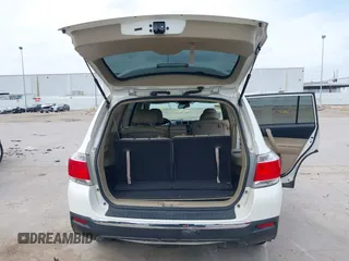 2013 Toyota Highlander with VIN 5TDZA3EH4DS041481, listed as a IAAI auction lot 42056940 with 113,427 mi miles and . Bid and sale history available at DreamBid. Image 17.