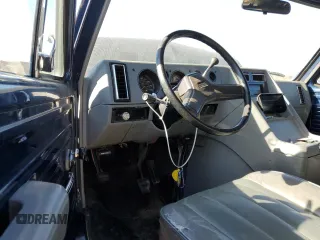 1988 Chevrolet Chevy Van z VIN 1GCEG25H5J7124768, wystawiony jako Copart lot #76781664 z przebiegiem 86 588 mil mil oraz Tytuł czysty. Historia ofert i sprzedaży dostępna na DreamBid. Obrazek 8.
