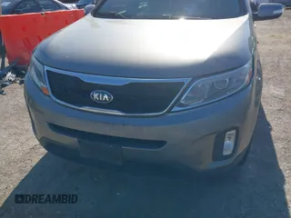 2015 Kia Sorento EX with VIN 5XYKU4A71FG631875, listed as a IAAI auction lot 42137714 with 174,642 mi miles. Bid and sale history available at carsss.com. Image 6.