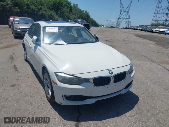 2013 BMW 3 Series 328i z VIN WBA3A5G51DNP26366, wystawiony jako IAAI lot #42562204 z przebiegiem 178 561 mil mil oraz . Historia ofert i sprzedaży dostępna na DreamBid. Obrazek 15.