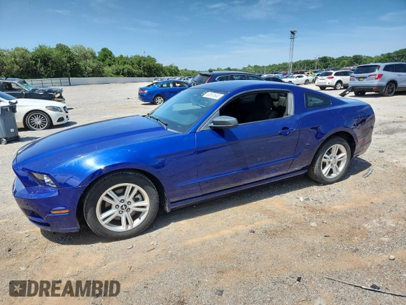 2014 Ford Mustang V6 z VIN 1ZVBP8AM2E5297686, wystawiony jako Copart lot #60561645 z przebiegiem 161 604 mil mil oraz Szkoda całkowita • Salvage title. Historia ofert i sprzedaży dostępna na DreamBid. Obrazek 1.