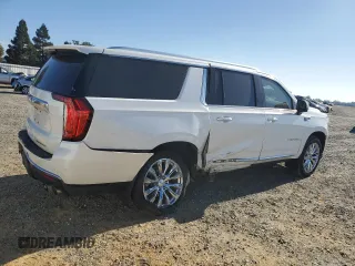 2021 GMC Yukon XL Denali with VIN 1GKS2JKL3MR178037, listed as a Copart auction lot 70825784 with 61,966 mi miles and Salvage Title. Bid and sale history available at carsss.com. Image 3.