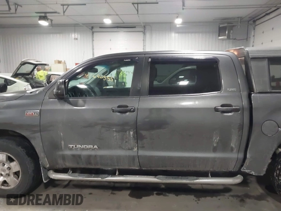 2013 Toyota Tundra 4WD Truck with VIN 5TFDW5F16DX305917, listed as a IAAI auction lot 41640555 with 255,812 mi miles. Bid and sale history available at carsss.com. Image 15.