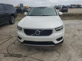 2021 Volvo XC40 Momentum z VIN YV4AC2HK5M2602249, wystawiony jako Copart lot #76351684 z przebiegiem Nie podano mil oraz Nie do naprawy • Non repairable. Historia ofert i sprzedaży dostępna na DreamBid. Obrazek 5.