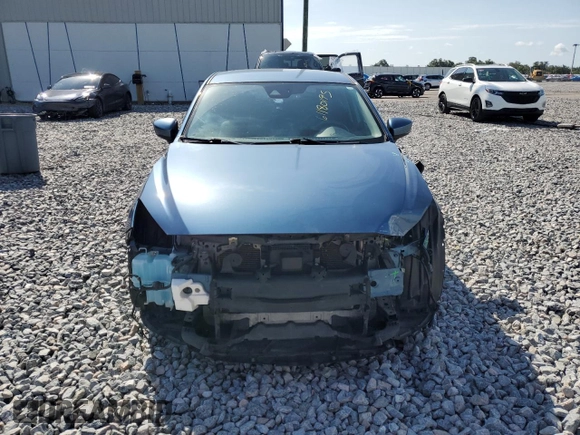 2017 Mazda 3 Touring z VIN JM1BN1L7XH1102372, wystawiony jako Copart lot #61180195 z przebiegiem 57 606 mil mil oraz Szkoda całkowita • Salvage title. Historia ofert i sprzedaży dostępna na DreamBid. Obrazek 5.