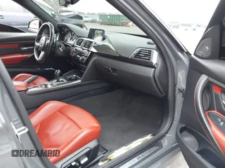2018 BMW M3 z VIN WBS8M9C54J5K99251, wystawiony jako IAAI lot #38433789 z przebiegiem 41 081 mil mil oraz . Historia ofert i sprzedaży dostępna na DreamBid. Obrazek 5.