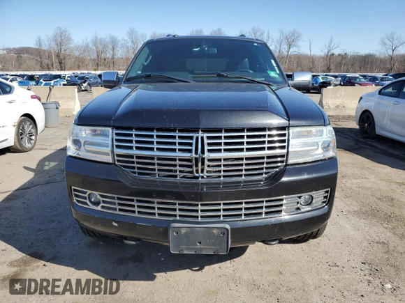 2010 Lincoln Navigator z VIN 5LMJJ2J57AEJ06191, wystawiony jako Copart lot #49532805 z przebiegiem 198 206 mil mil oraz Czysty tytuł • Clean title. Historia ofert i sprzedaży dostępna na DreamBid. Obrazek 5.