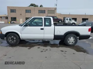 2003 GMC Sonoma SLS with VIN 1GTCS19X438272277, listed as a IAAI auction lot 41554041 with 168,682 mi miles. Bid and sale history available at carsss.com. Image 14.