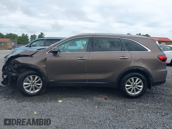 2019 Kia Sorento LX with VIN 5XYPGDA32KG429289, listed as a IAAI auction lot 40030977 with 53,579 mi miles. Bid and sale history available at carsss.com. Image 15.