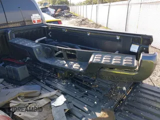 2017 Toyota Tacoma SR5 z VIN 3TMCZ5AN4HM052380, wystawiony jako IAAI lot #42277918 z przebiegiem 62 238 mil mil oraz . Historia ofert i sprzedaży dostępna na DreamBid. Obrazek 12.