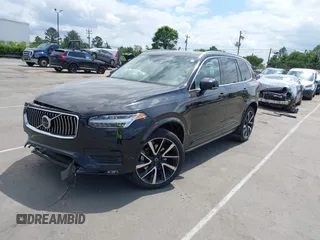 2021 Volvo XC90 Momentum z VIN YV4A22PK3M1717880, wystawiony jako IAAI lot #42156518 z przebiegiem 38 857 mil mil oraz . Historia ofert i sprzedaży dostępna na DreamBid. Obrazek 18.