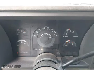 1989 Chevrolet C/K 1500 with VIN 1GCDC14K6KE204236, listed as a IAAI auction lot 41804316 with 174,241 mi miles. Bid and sale history available at carsss.com. Image 7.
