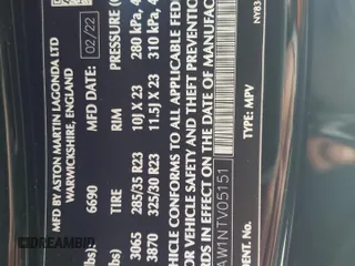 2022 Aston Martin DBX z VIN SD7VUJAW1NTV05151, wystawiony jako Copart lot #70043184 z przebiegiem 14 345 mil mil oraz Szkody całkowita. Historia ofert i sprzedaży dostępna na DreamBid. Obrazek 14.