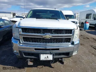 2007 Chevrolet Silverado 2500HD LT w/1LT with VIN 1GCHK23667F534670, listed as a IAAI auction lot 41484921 with 300,834 mi miles. Bid and sale history available at carsss.com. Image 12.