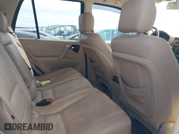 2004 Mercedes-Benz M 350 z VIN 4JGAB57E04A502211, wystawiony jako IAAI lot #39441932 z przebiegiem Nie podano mil oraz . Historia ofert i sprzedaży dostępna na DreamBid. Obrazek 8.