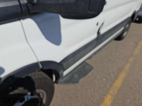 2019 Ford Transit z VIN 1FTYR1YM5KKB83053, wystawiony jako IAAI lot #42854173 z przebiegiem 196 257 mil mil oraz . Historia ofert i sprzedaży dostępna na DreamBid. Obrazek 20.