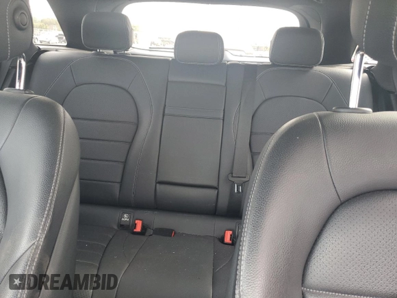 2019 Mercedes-Benz GLC 300 z VIN WDC0G4JB4KV165942, wystawiony jako Copart lot #46959205 z przebiegiem Nie podano mil oraz Szkoda całkowita • Salvage title. Historia ofert i sprzedaży dostępna na DreamBid. Obrazek 10.