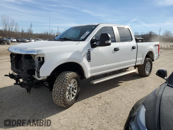 2018 Ford Super Duty F-250 SRW XL with VIN 1FT7W2B6XJEB68792, listed as a Copart auction lot 45408075 with 117,110 mi miles and Salvage Title. Bid and sale history available at carsss.com. Image 1.