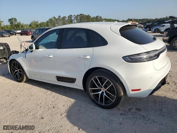 2024 Porsche Macan with VIN WP1AA2A57RLB02901, listed as a Copart auction lot 49342575 with 8,167 mi miles and Salvage Title. Bid and sale history available at carsss.com. Image 2.