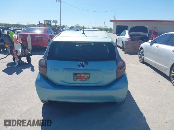 2013 Toyota Prius One z VIN JTDKDTB3XD1045937, wystawiony jako IAAI lot #41862939 z przebiegiem 144 947 mil mil oraz . Historia ofert i sprzedaży dostępna na DreamBid. Obrazek 16.