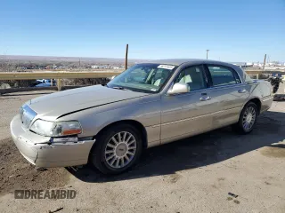 2005 Lincoln Town Car Signature Limited z VIN 1LNHM82W65Y664685, wystawiony jako Copart lot #88247425 z przebiegiem 171 848 mil mil oraz Szkody całkowita. Historia ofert i sprzedaży dostępna na DreamBid. Obrazek 1.