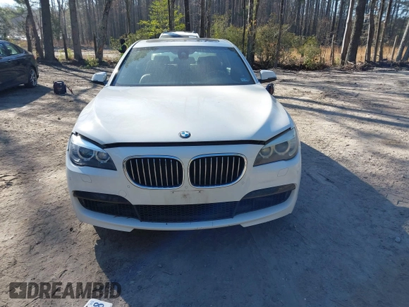 2014 BMW 7 Series 740Li with VIN WBAYE4C59ED138409, listed as a IAAI auction lot 41785423 with 121,687 mi miles. Bid and sale history available at carsss.com. Image 12.