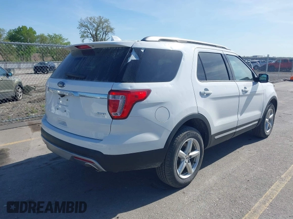 2017 Ford Explorer XLT z VIN 1FM5K8D80HGC80158, wystawiony jako IAAI lot #42223158 z przebiegiem 168 503 mil mil oraz . Historia ofert i sprzedaży dostępna na DreamBid. Obrazek 4.