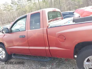 2006 Dodge Dakota SLT with VIN 1D7HE42K26S532685, listed as a IAAI auction lot 41833074 with 110,524 mi miles and . Bid and sale history available at carsss.com. Image 14.