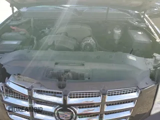 2008 Cadillac Escalade z VIN 1GYFK63858R183602, wystawiony jako Copart lot #45517605 z przebiegiem 131 197 mil mil oraz Szkody całkowita. Historia ofert i sprzedaży dostępna na DreamBid. Obrazek 13.