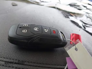2016 Lincoln MKZ z VIN 3LN6L2GK4GR605486, wystawiony jako IAAI lot #42609084 z przebiegiem Nie podano mil oraz . Historia ofert i sprzedaży dostępna na DreamBid. Obrazek 11.