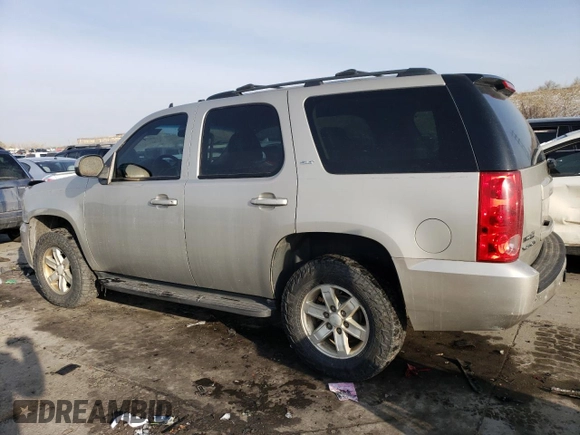 2009 GMC Yukon SLT w/4SB with VIN 1GKFK33009R240907, listed as a Copart auction lot 45922255 with 295,760 mi miles and Salvage Title. Bid and sale history available at carsss.com. Image 2.