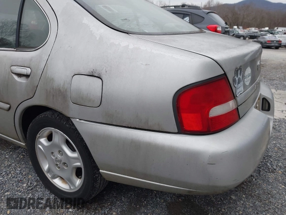 2000 Nissan Altima GXE with VIN 1N4DL01A3YC226341, listed as a IAAI auction lot 41499818 with 173,133 mi miles. Bid and sale history available at carsss.com. Image 14.