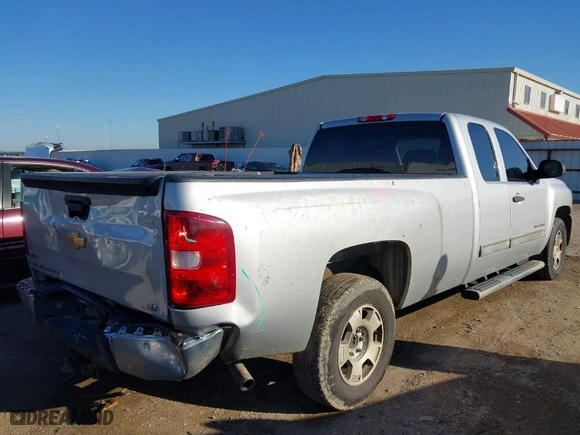 2011 Chevrolet Silverado 1500 LT with VIN 1GCRCSE05BZ159579, listed as a IAAI auction lot 41618657 with 215,578 mi miles. Bid and sale history available at carsss.com. Image 4.