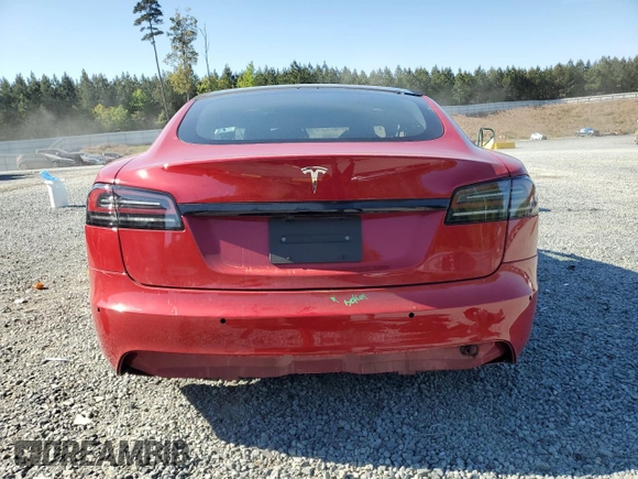 2022 Tesla Model S z VIN 5YJSA1E52NF493799, wystawiony jako Copart lot #53256075 z przebiegiem 34 479 mil mil oraz Szkoda całkowita • Salvage title. Historia ofert i sprzedaży dostępna na DreamBid. Obrazek 6.