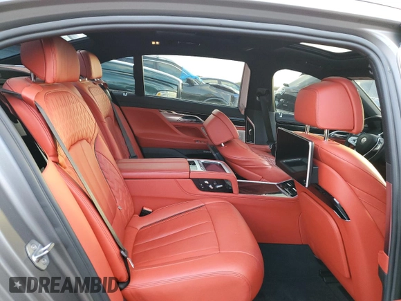2017 BMW 7 Series ALPINA B7 xDrive with VIN WBA7F2C59HG543718, listed as a Copart auction lot 81066213 with 34,553 mi miles. Bid and sale history available at carsss.com. Image 10.