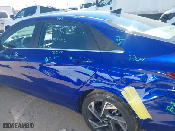 2025 Hyundai Elantra SEL Convenience with VIN KMHLS4DG2SU965777, listed as a IAAI auction lot 42075642 with 2,697 mi miles. Bid and sale history available at carsss.com. Image 14.