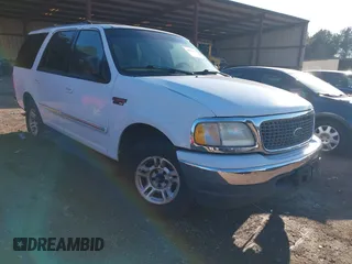 2000 Ford Expedition XLT with VIN 1FMRU1564YLB55641, listed as a IAAI auction lot 41638472 with 1 mi miles. Bid and sale history available at carsss.com. Image 1.